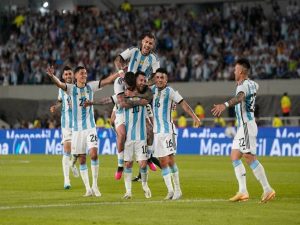 Tin bóng đá 24/3: Messi bùng nổ trong thắng lợi của Argentina